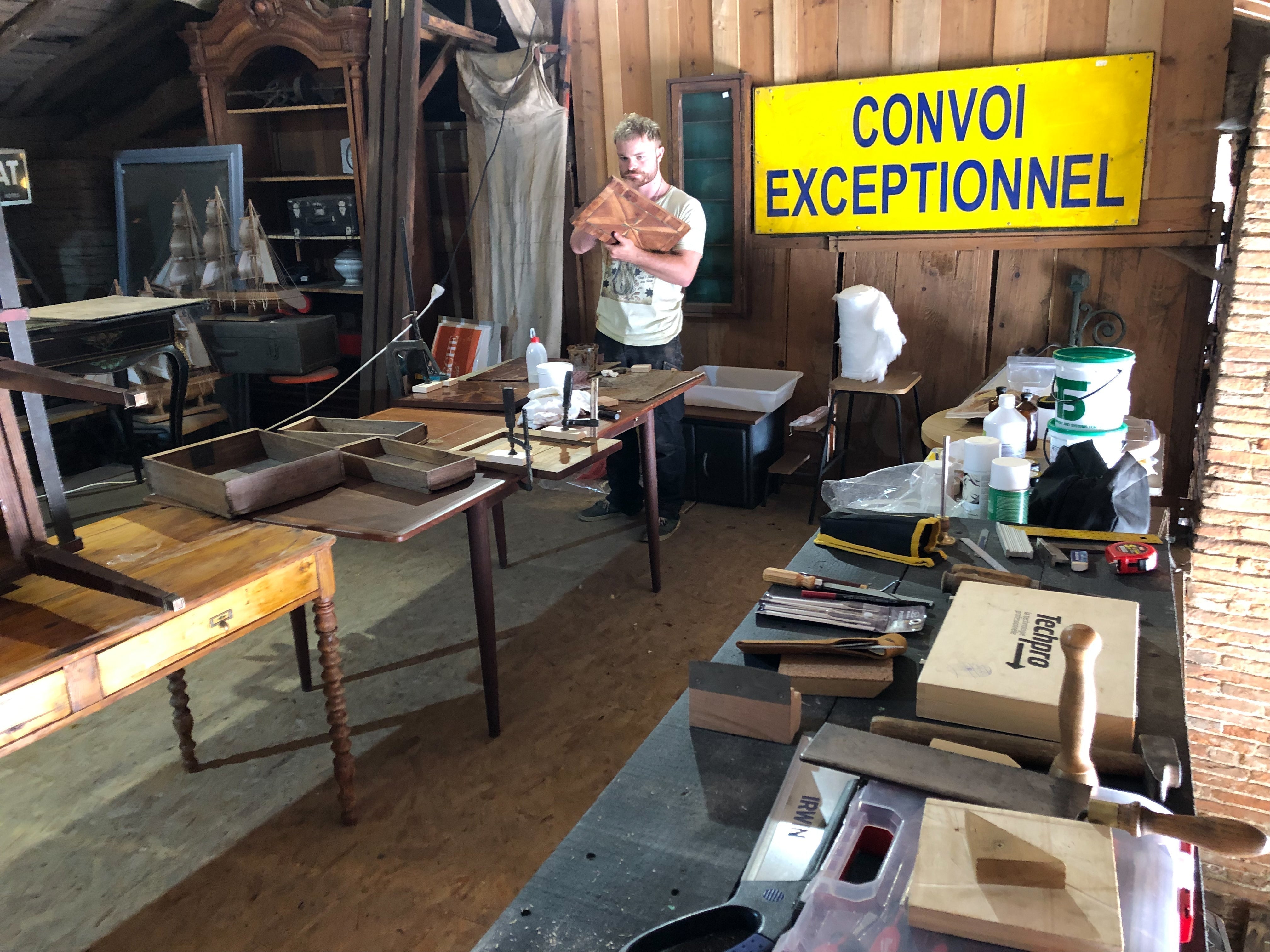 restauration d'art de meubles anciens antiquités