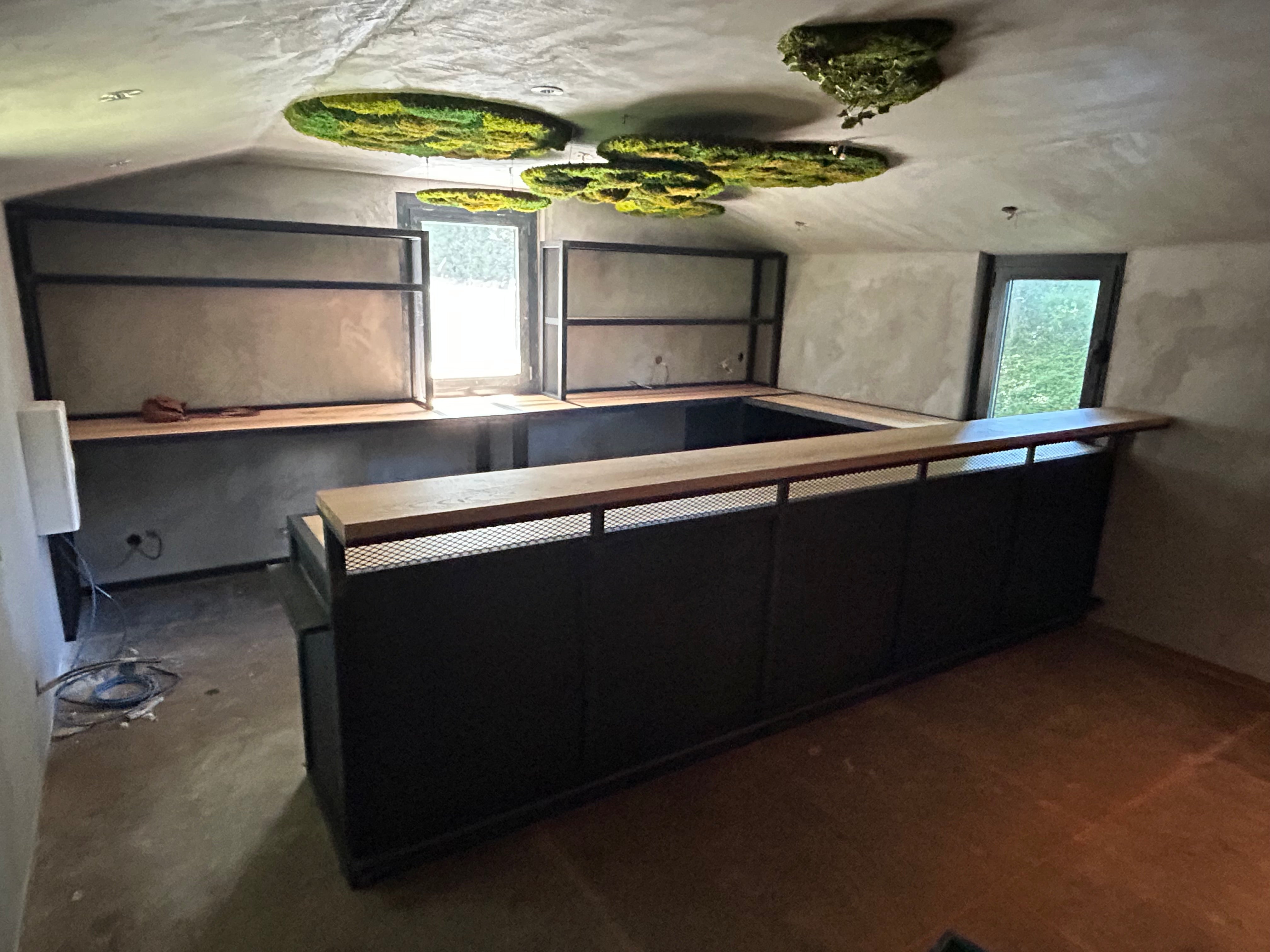 Comptoir et arrière comptoir design industriel Réf 4489 Prix de base 5300€