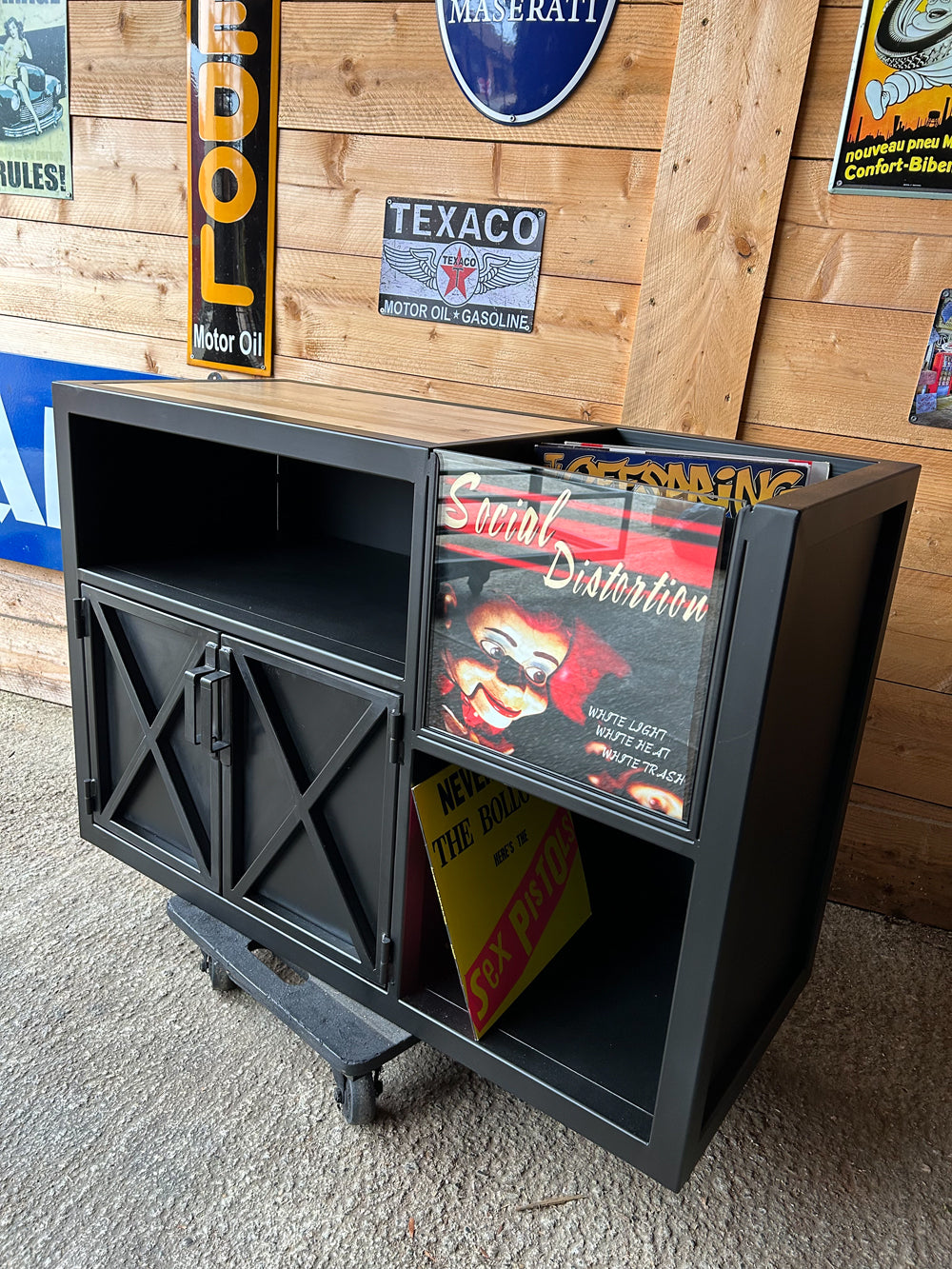 Meuble platine vinyle Réf 4126 Prix de base : 1050€