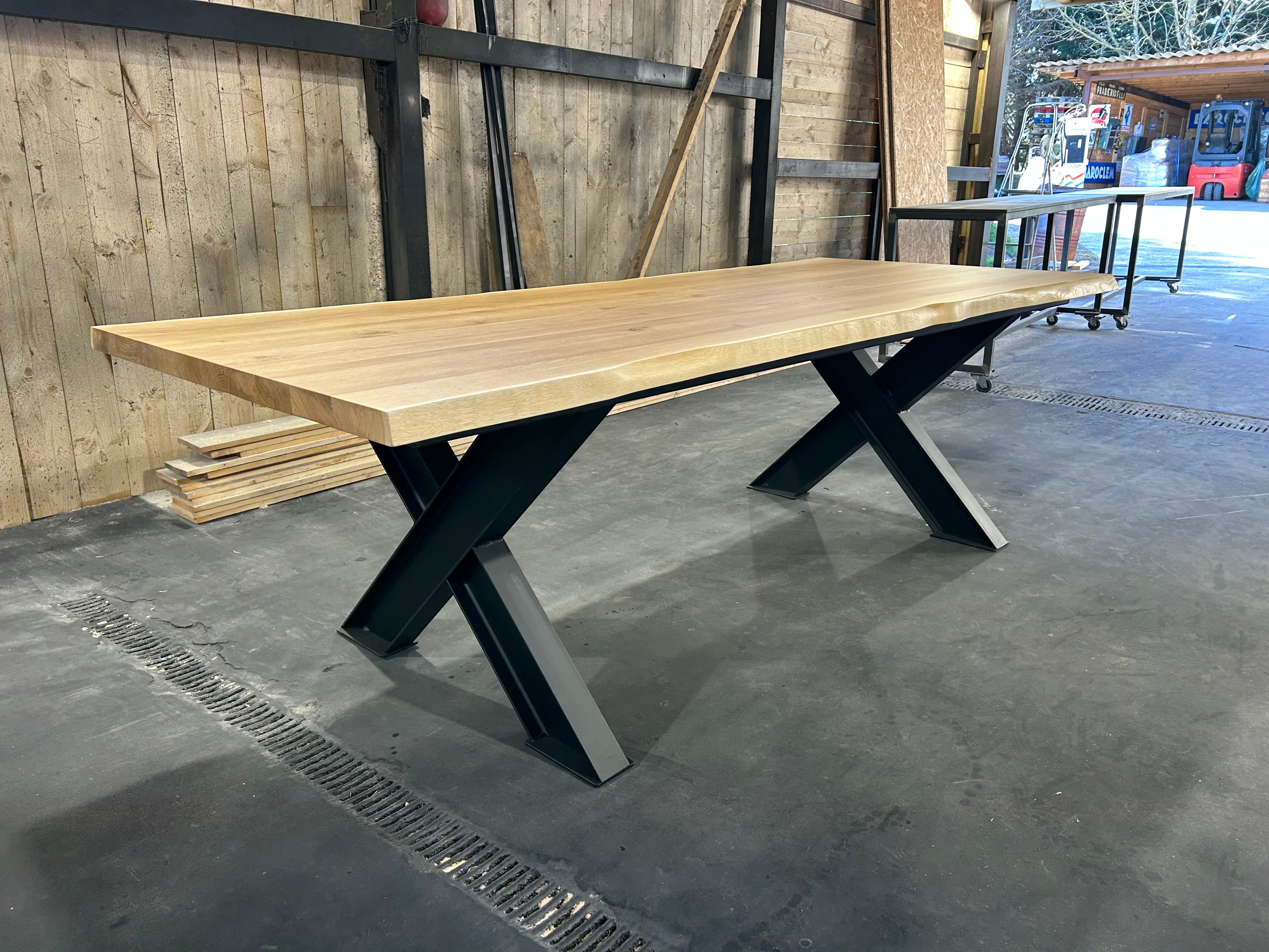 Table industrielle pied IPN et chêne PRIX de base: 1490€ réf 3031