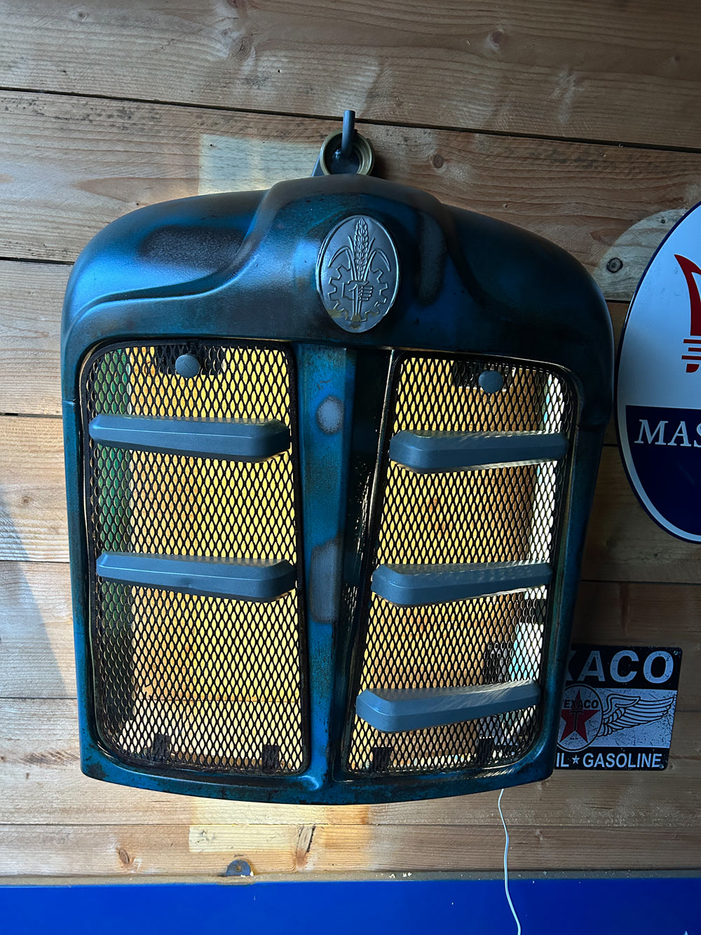 Applique calandre Tracteur Fordson Réf 4264