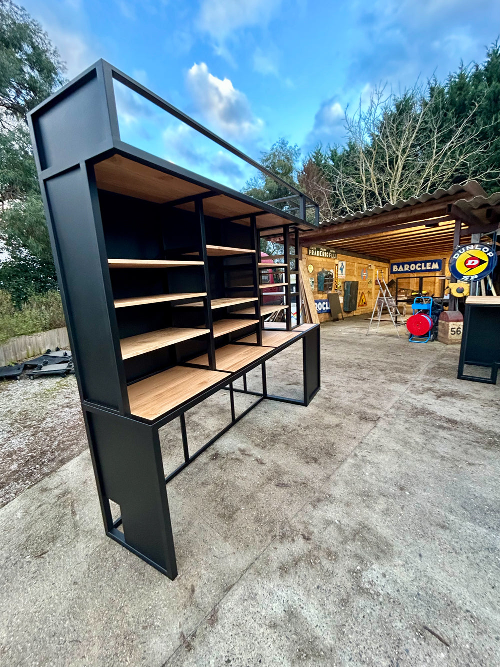 Arrière de comptoir sur mesure Réf 4397 Prix de base : 4500€