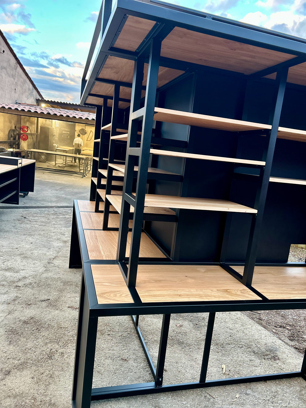 Arrière de comptoir sur mesure Réf 4397 Prix de base : 4500€