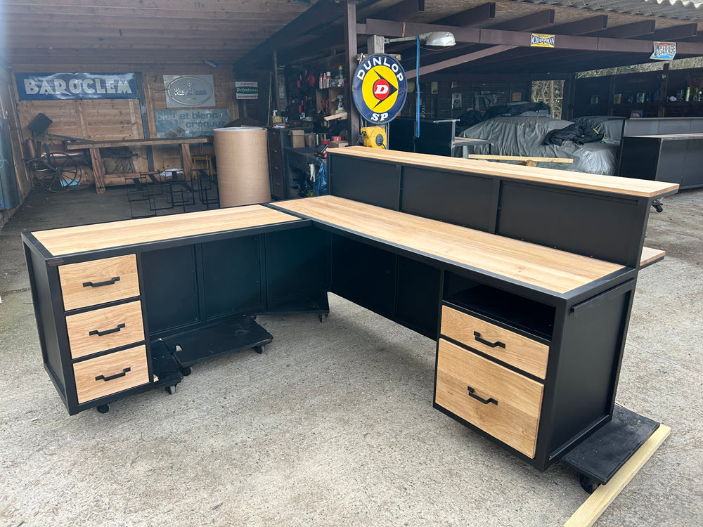 Banque d'accueil Réf 4436 Prix de base 3300€