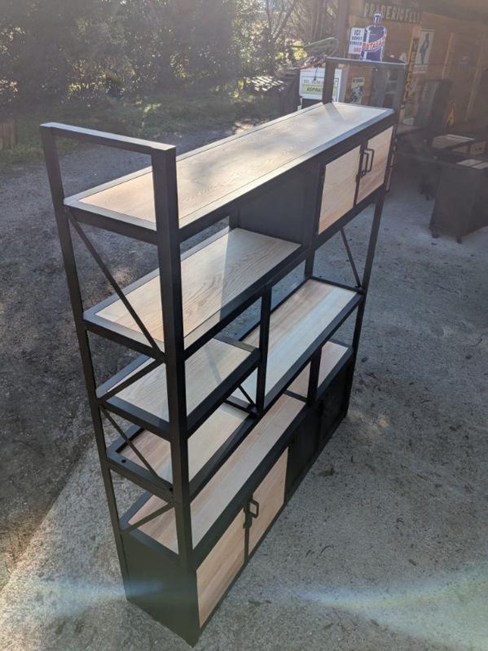 Bibliothèque design industriel Destructurèe Réf 4387 Prix de base : 2300€