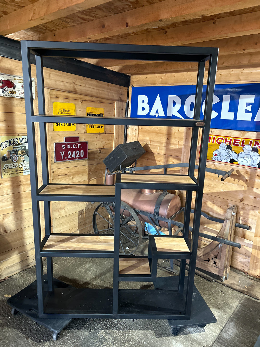 Bibliothèque industrielle destructurèe Réf 4141 Prix de base : 1050€