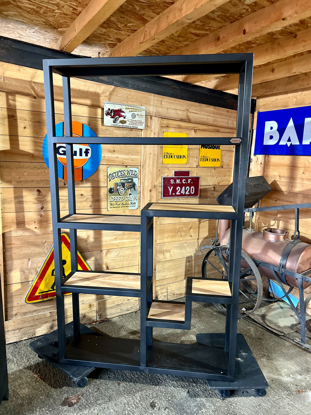 Bibliothèque industrielle destructurèe Réf 4141 Prix de base : 1050€