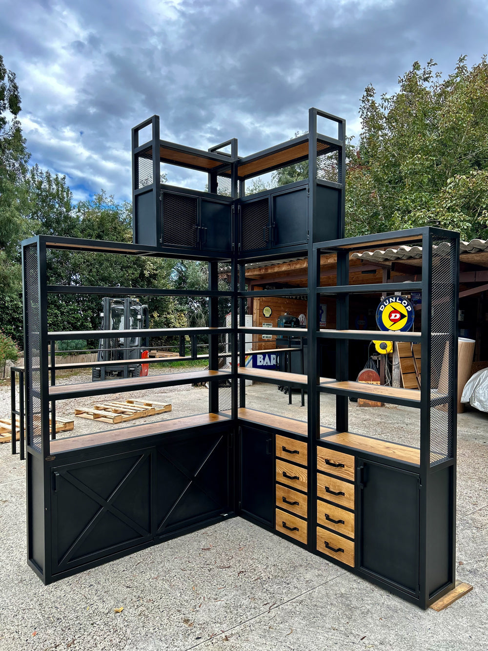 Bibliothèque d'angle design industriel Réf 4321 prix de base : 5300€