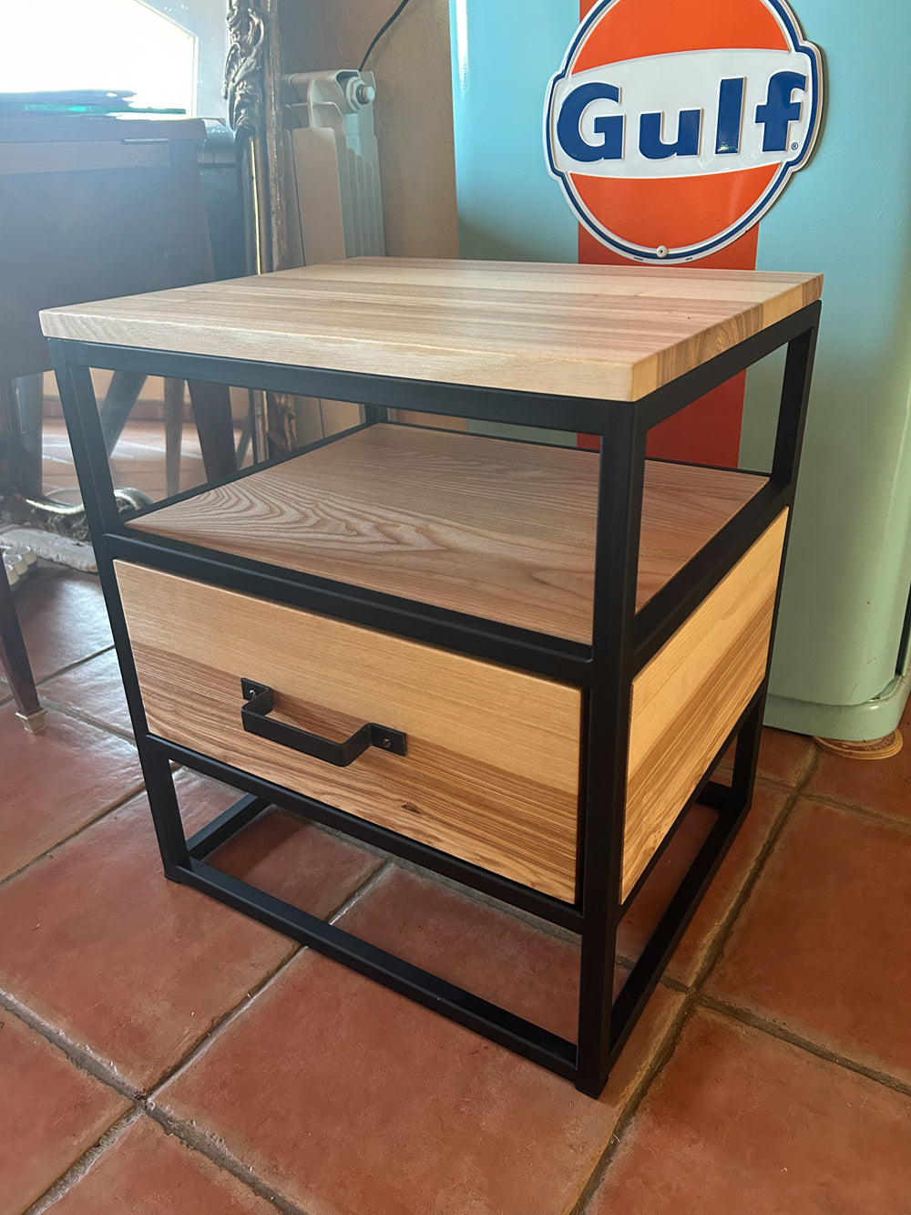 Bout de canapé industriel Réf 4088 Prix de base : 390€