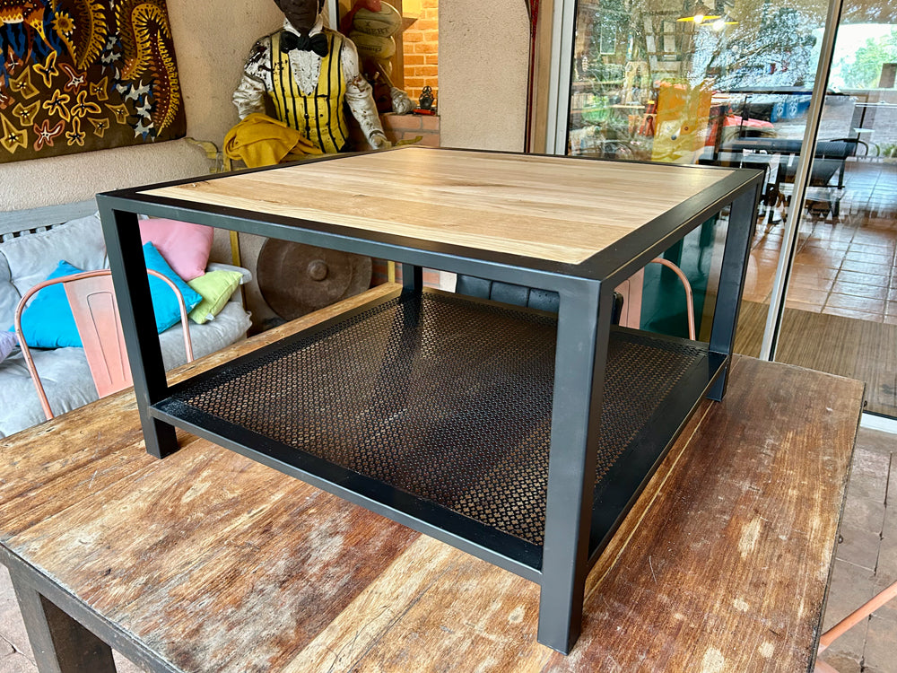 Table basse double plateaux Réf 4202 Prix de base : 590€