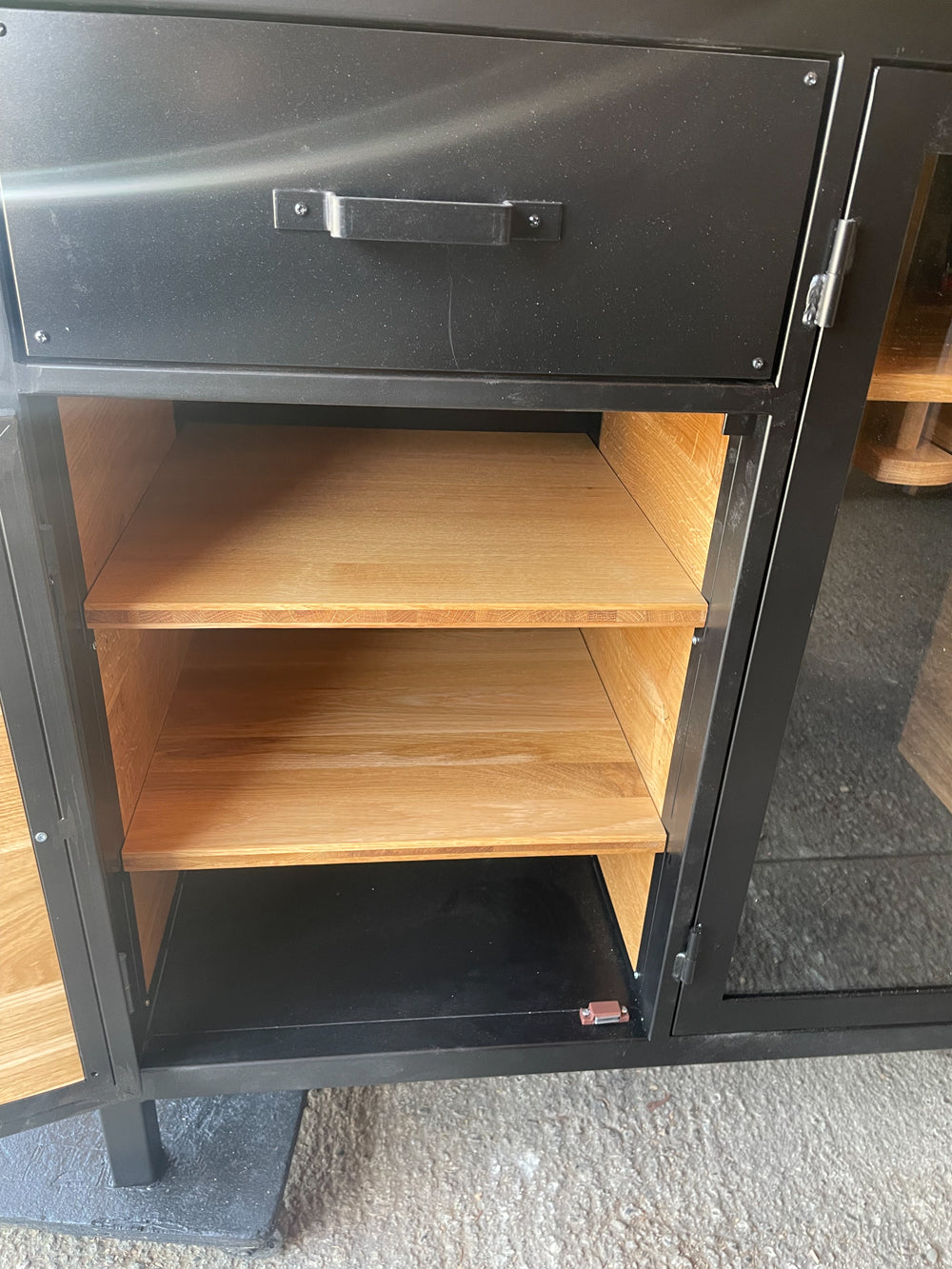 Buffet/bar design industriel réf 4049 Prix de base 2400€