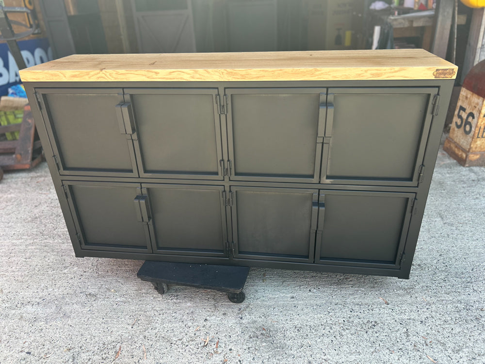 Buffet industriel 8 portes Réf 4089 Prix de base 1100€