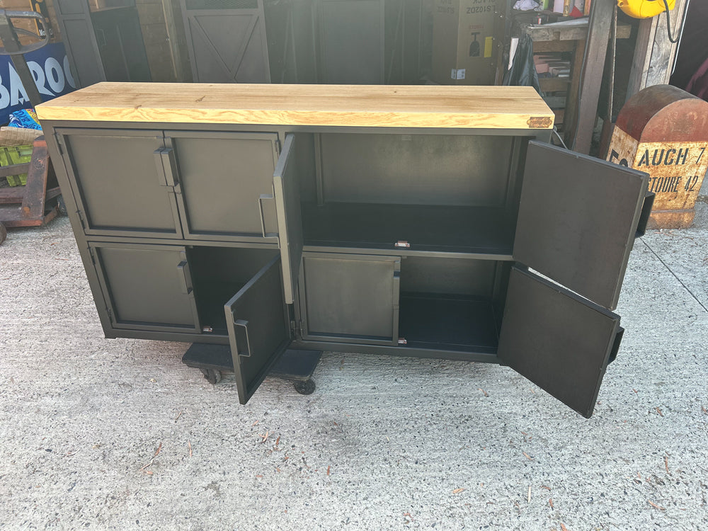 Buffet industriel 8 portes Réf 4089 Prix de base 1100€
