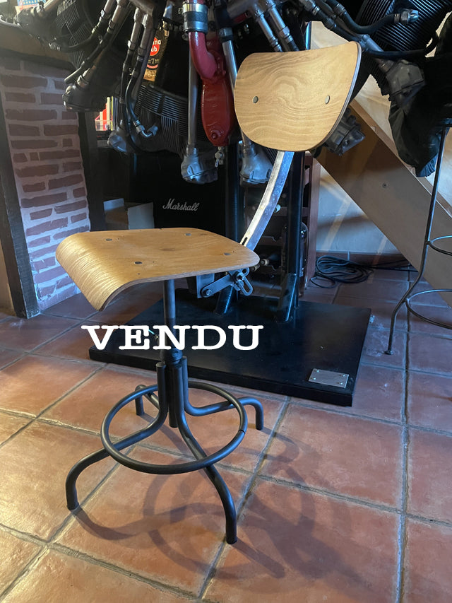 VENDU Chaise d'atelier style Flambo 1950