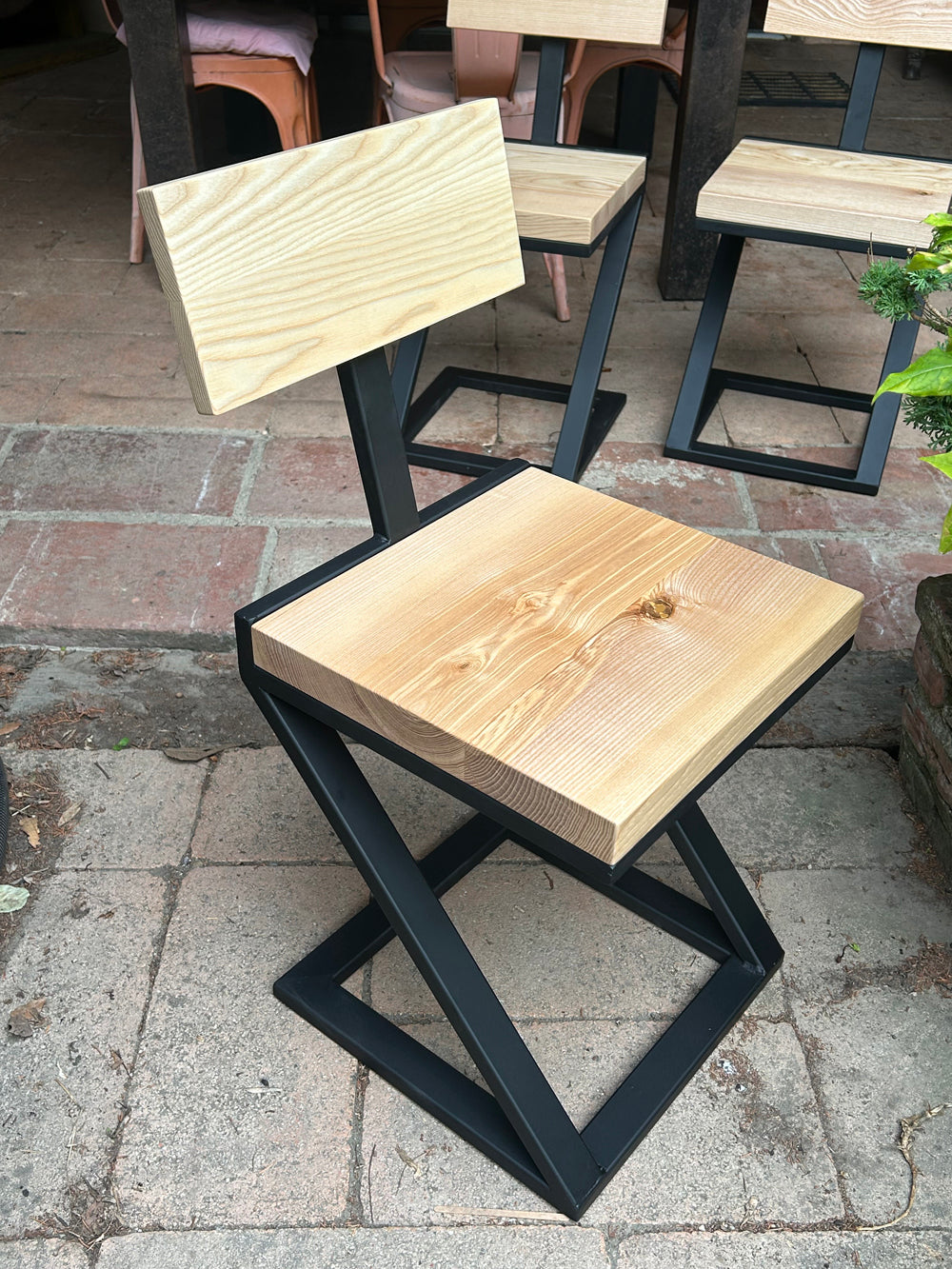 Chaise design industriel Réf 4549 Prix de base : 150€