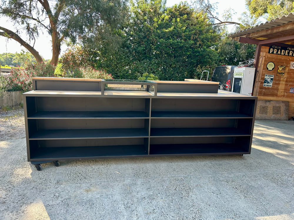 Comptoir de commerce avec vitrine Réf 4488 Prix de base 4300€