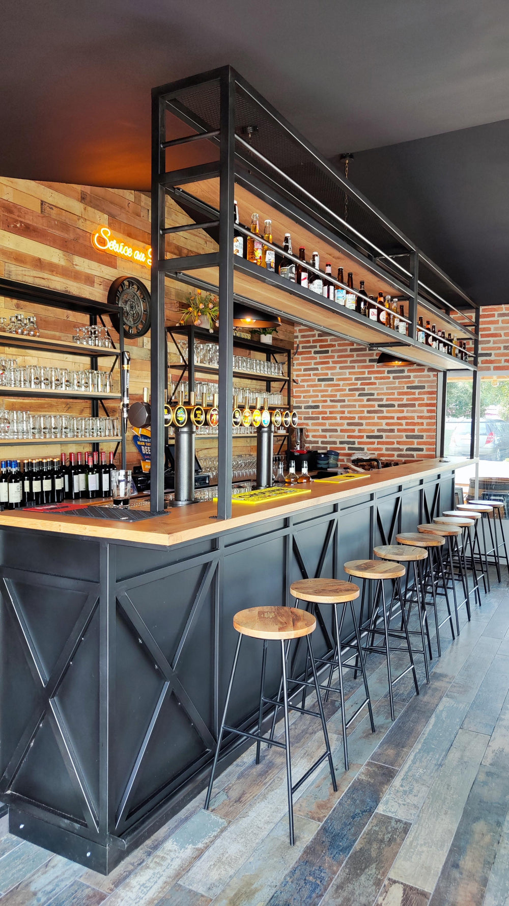 Comptoir industriel avec ciel de bar Réf 4238 Prix de base : 5500€