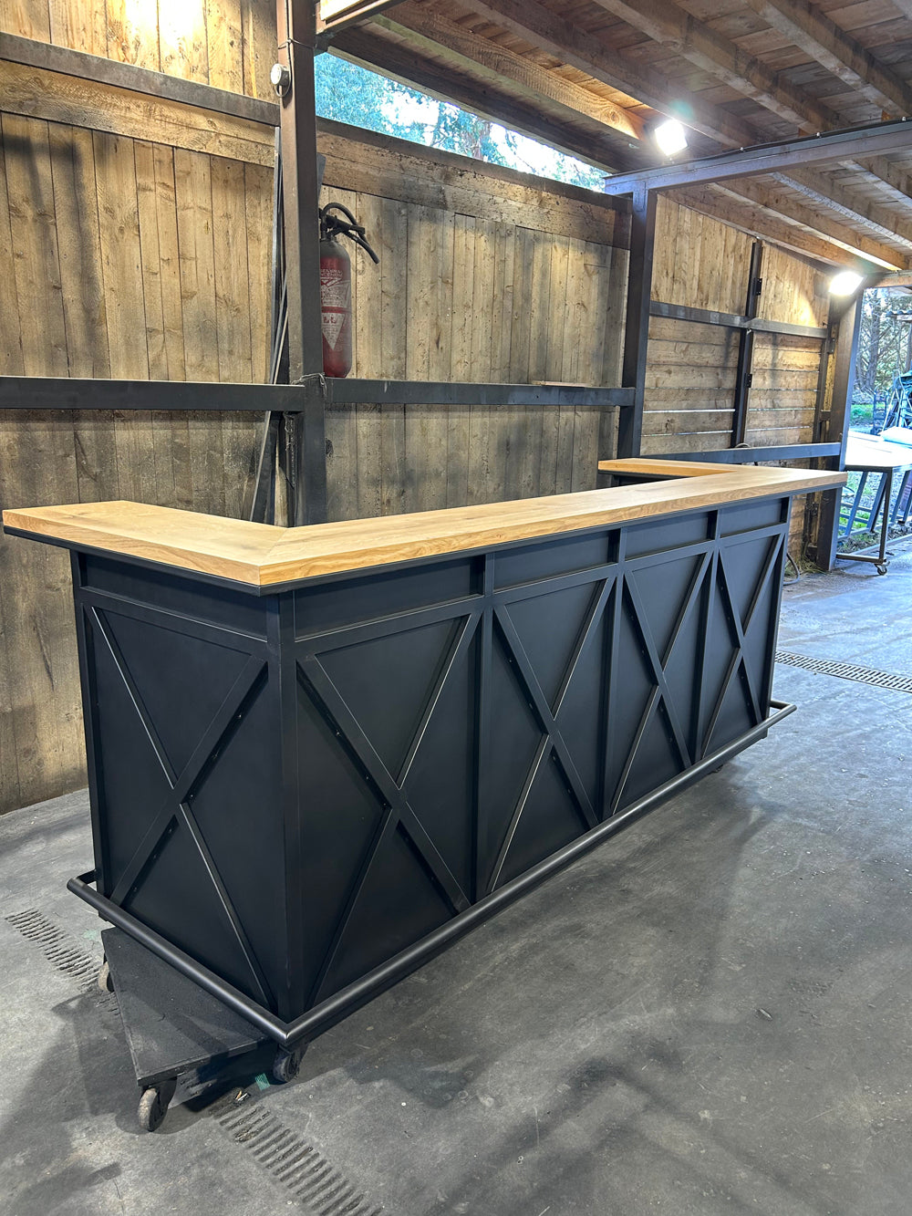 Comptoir design industriel sur mesure en U - Réf 4627