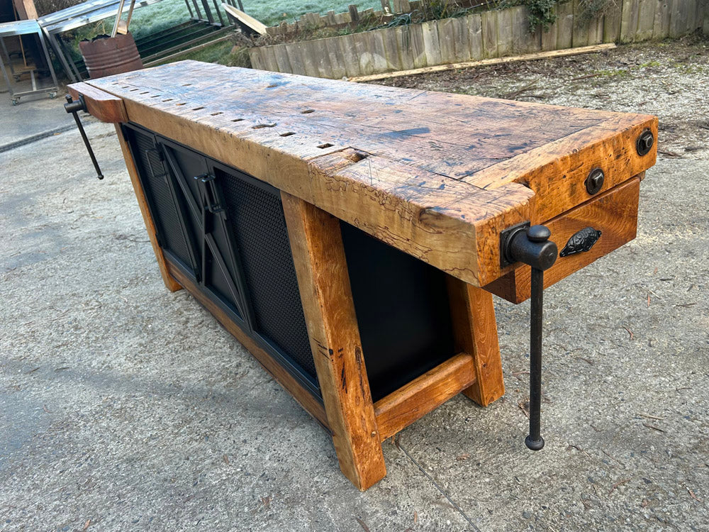 Etabli ancien modifié en buffet N°1