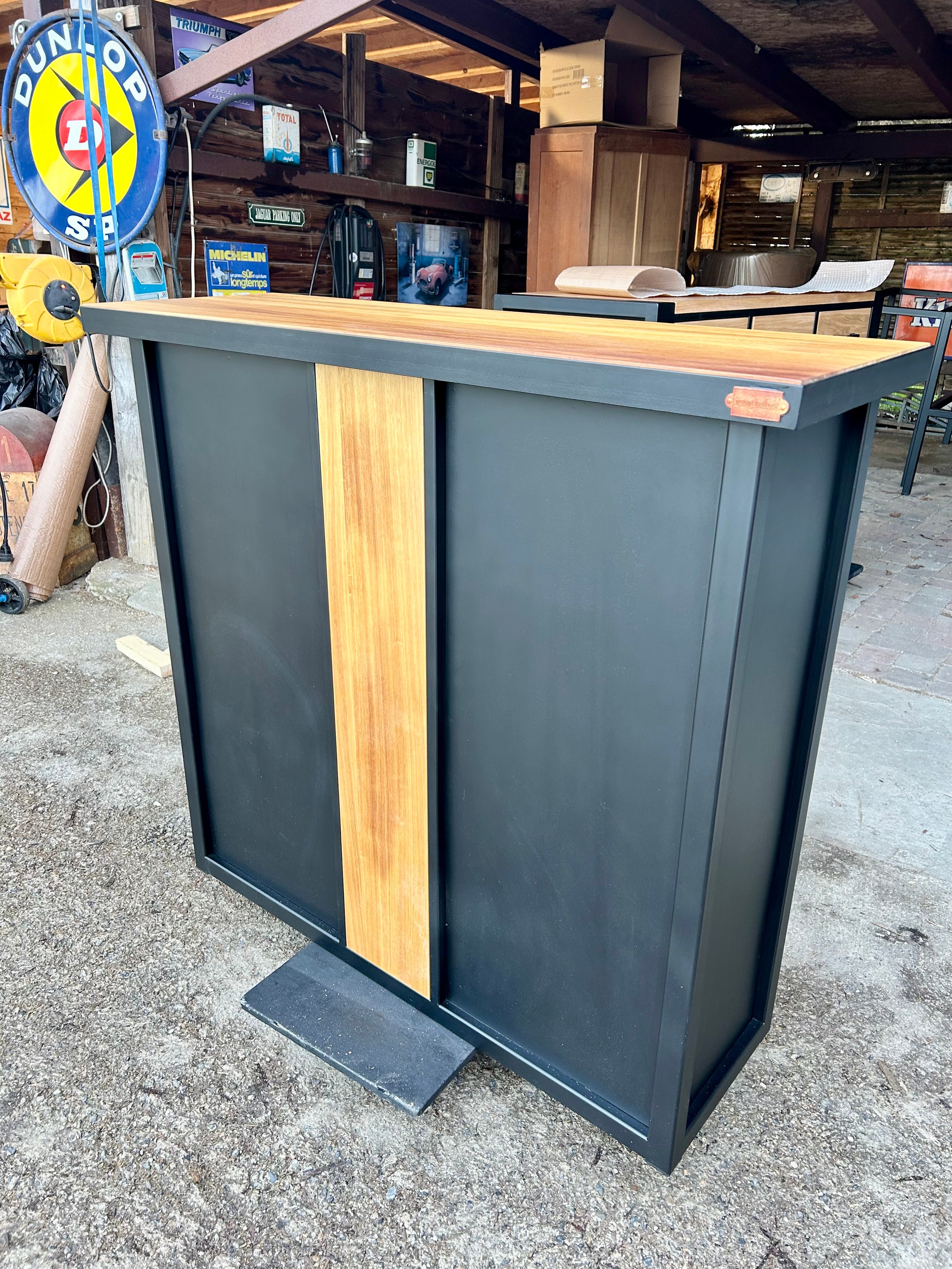 Comptoir industriel portes coulissantes PRIX de base: 990€ réf 3295