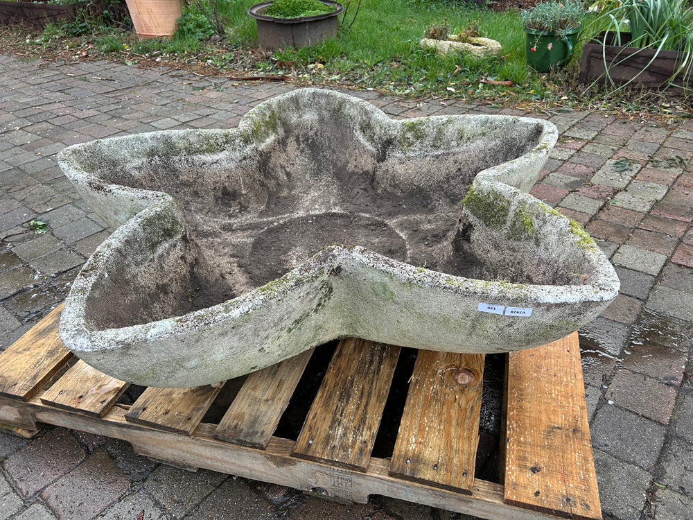 Grande jardiniere béton moulé ETOILE 1970 Réf 4440