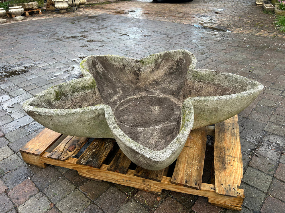 Grande jardiniere béton moulé ETOILE 1970 Réf 4440