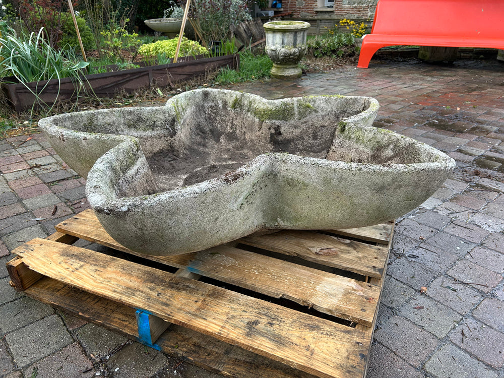 Grande jardiniere béton moulé ETOILE 1970 Réf 4440