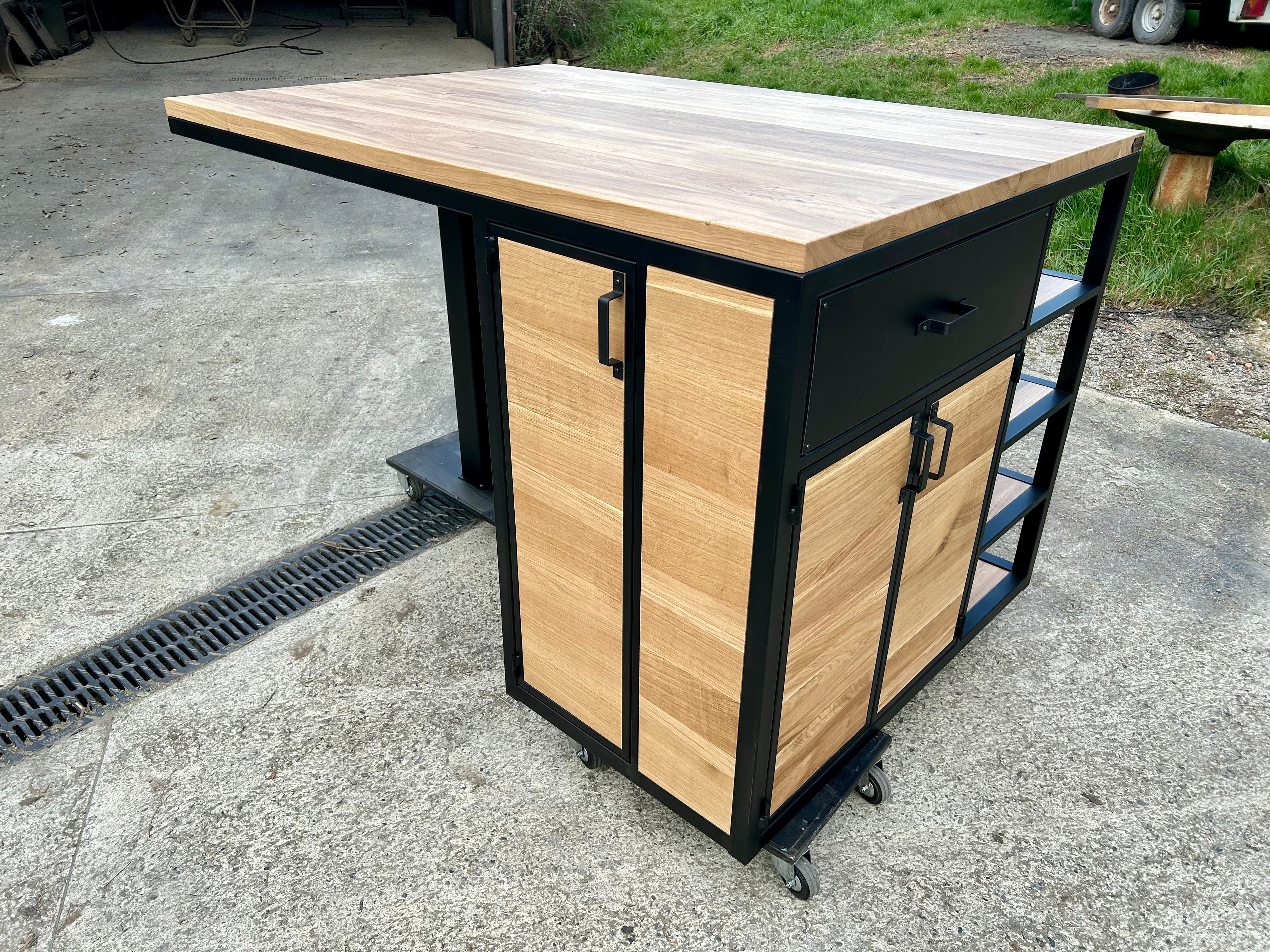 Ilot central design industriel PRIX de base :2800€ réf 3952