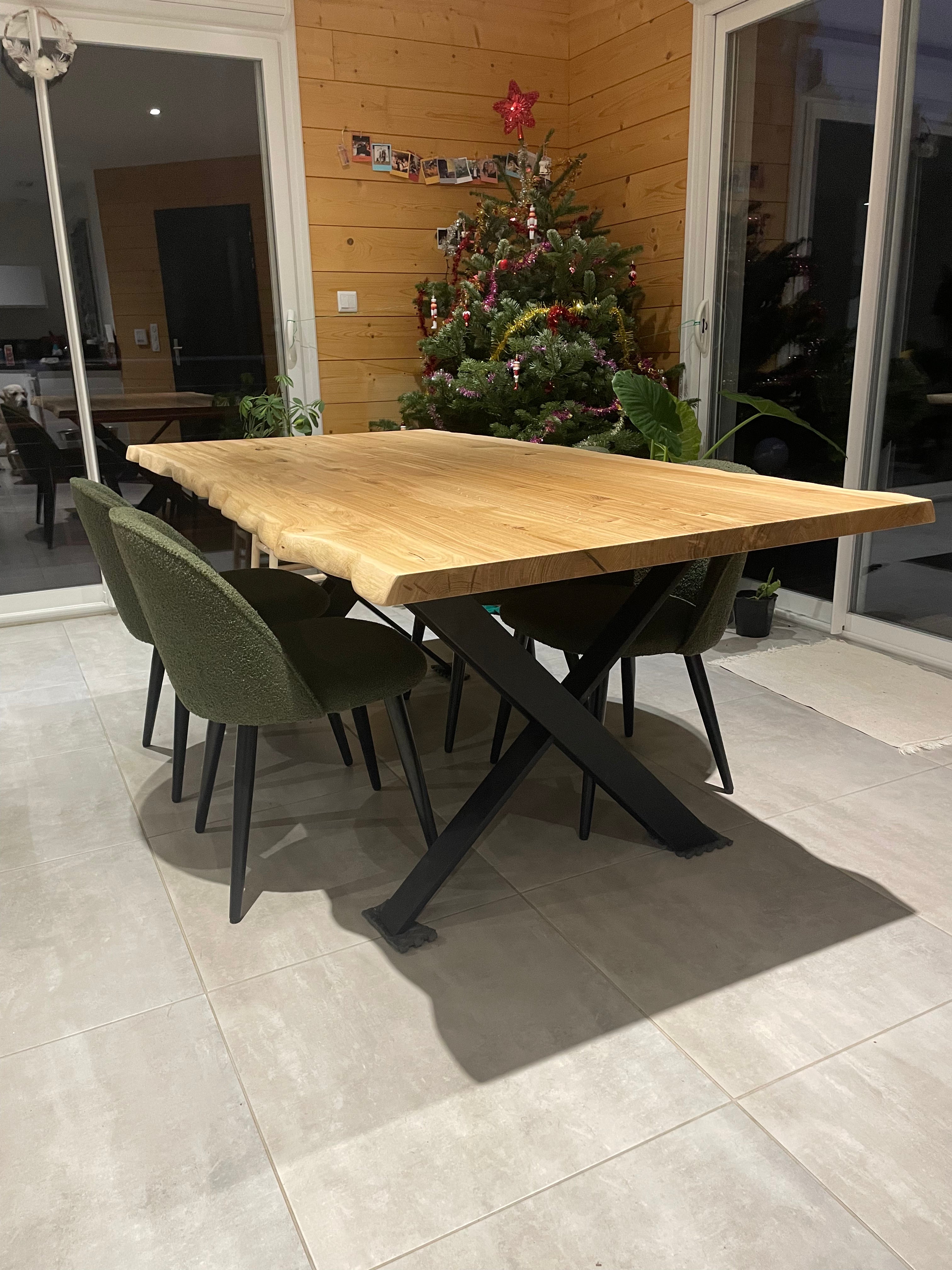 Table piétement Aero Réf 4054 Prix de base : 1490€