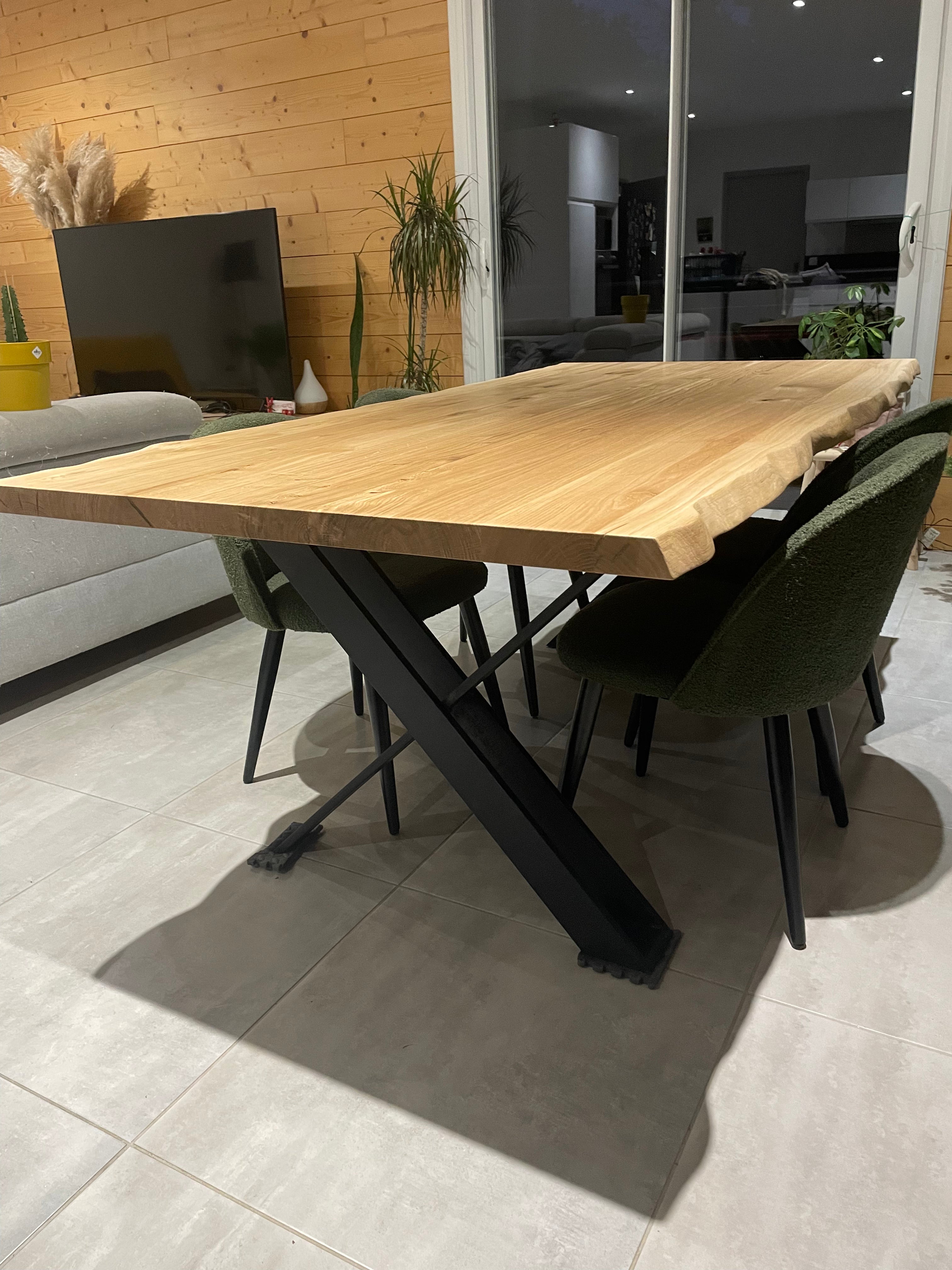 Table piétement Aero Réf 4054 Prix de base : 1490€