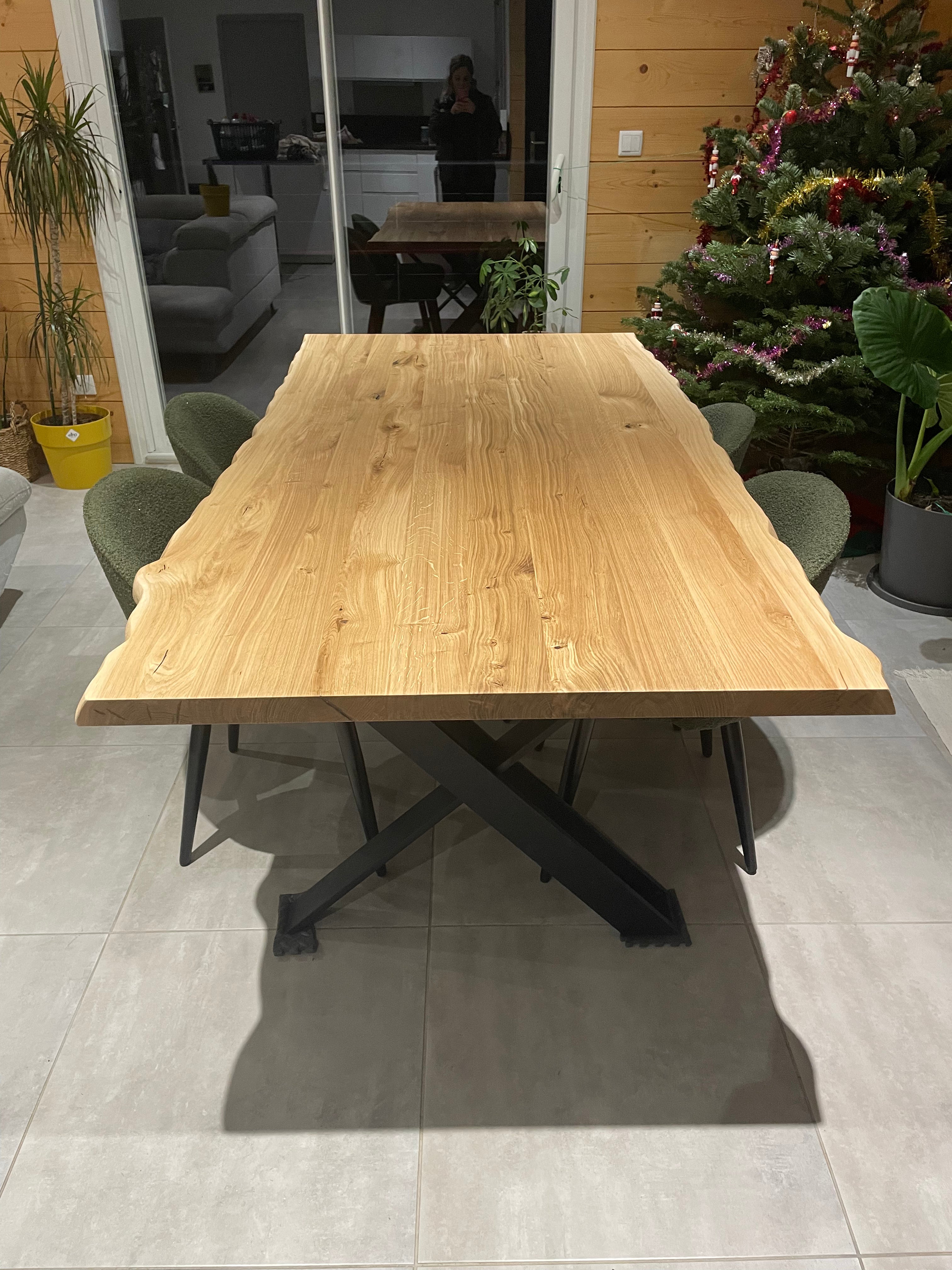 Table piétement Aero Réf 4054 Prix de base : 1490€
