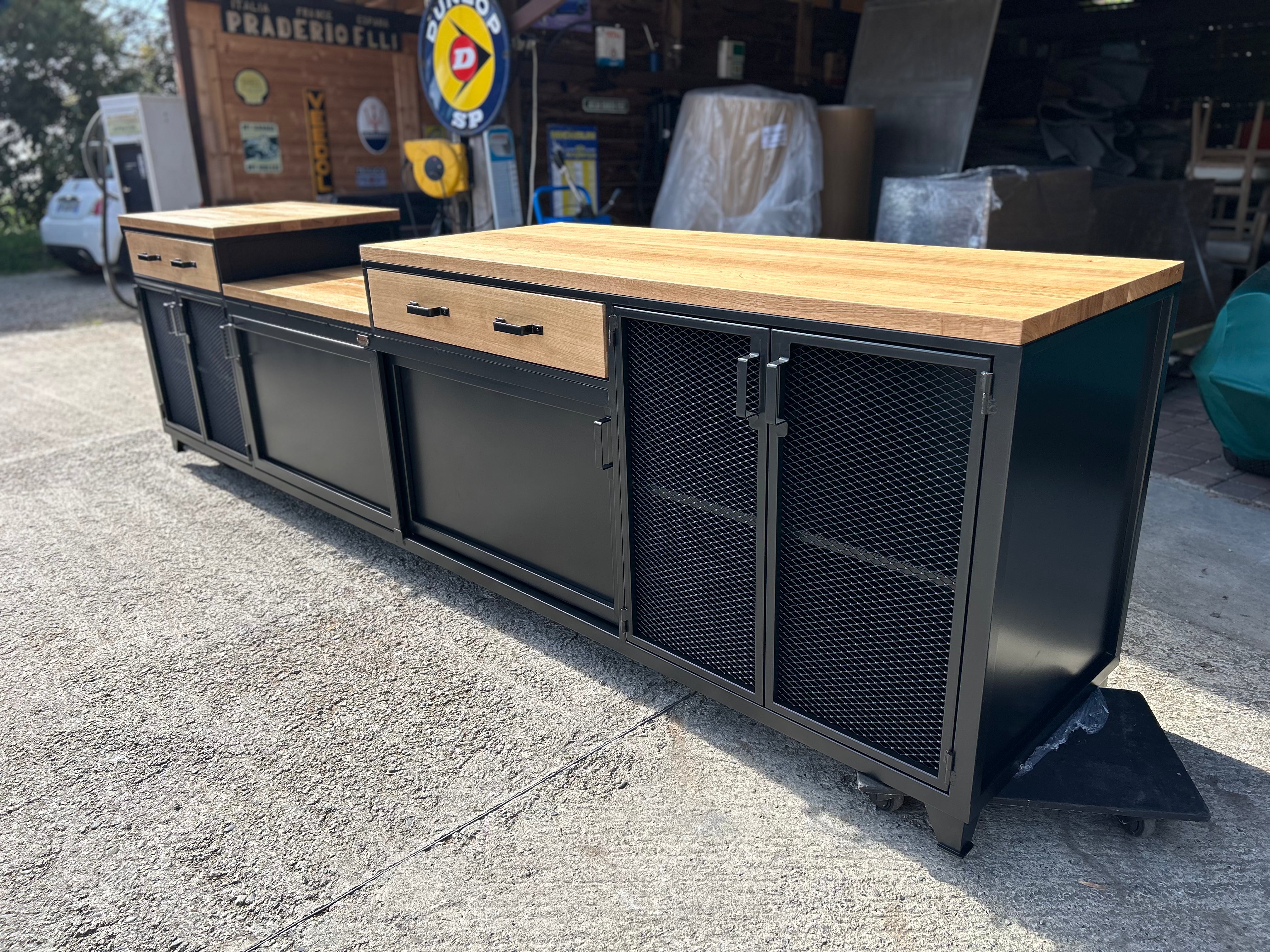 Cuisine d'été design industriel PRIX de base: 4500€ réf 3716