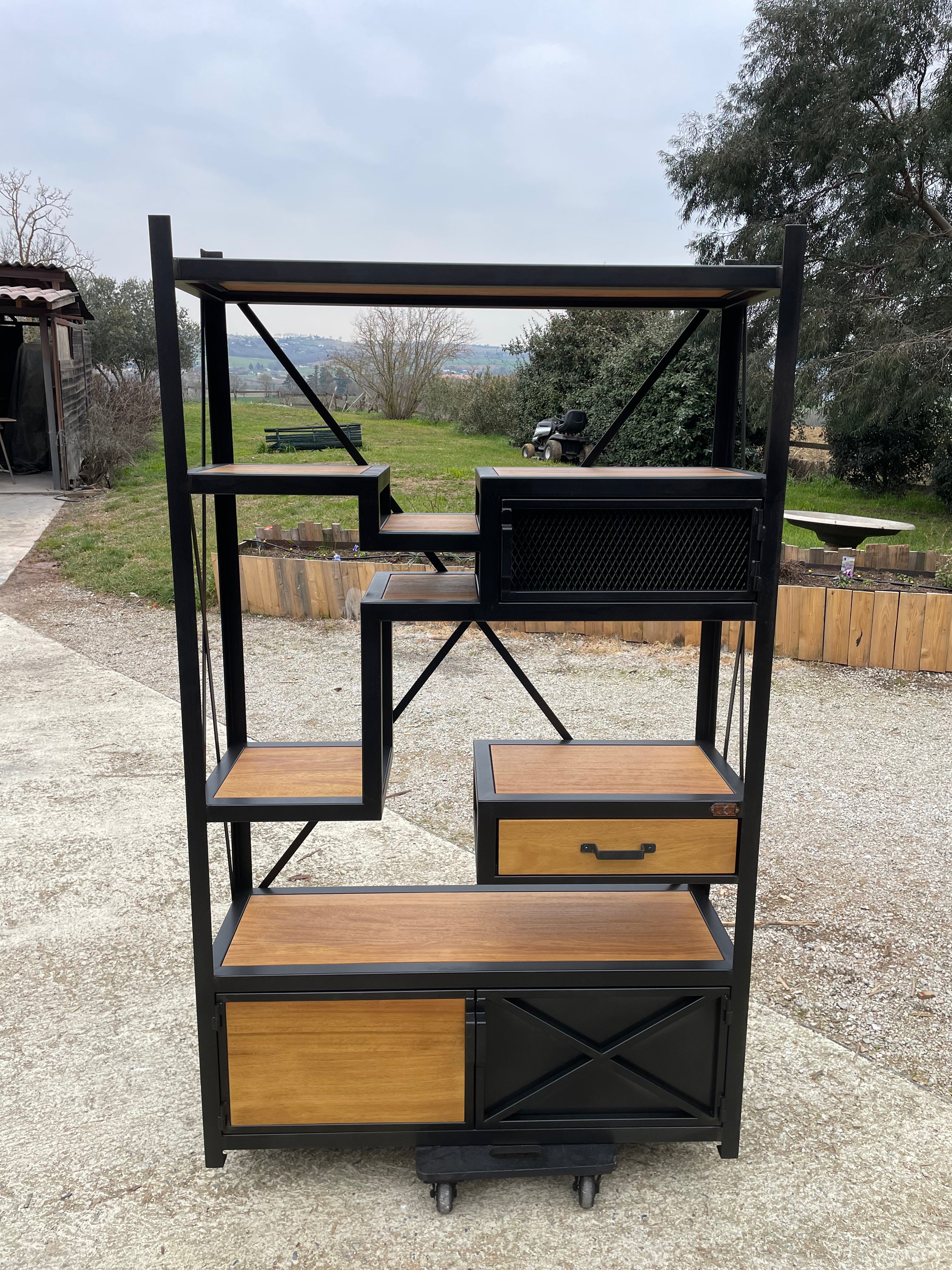 Etagère/Bibliothèque destructurée Prix de base : 1500€ réf 4032