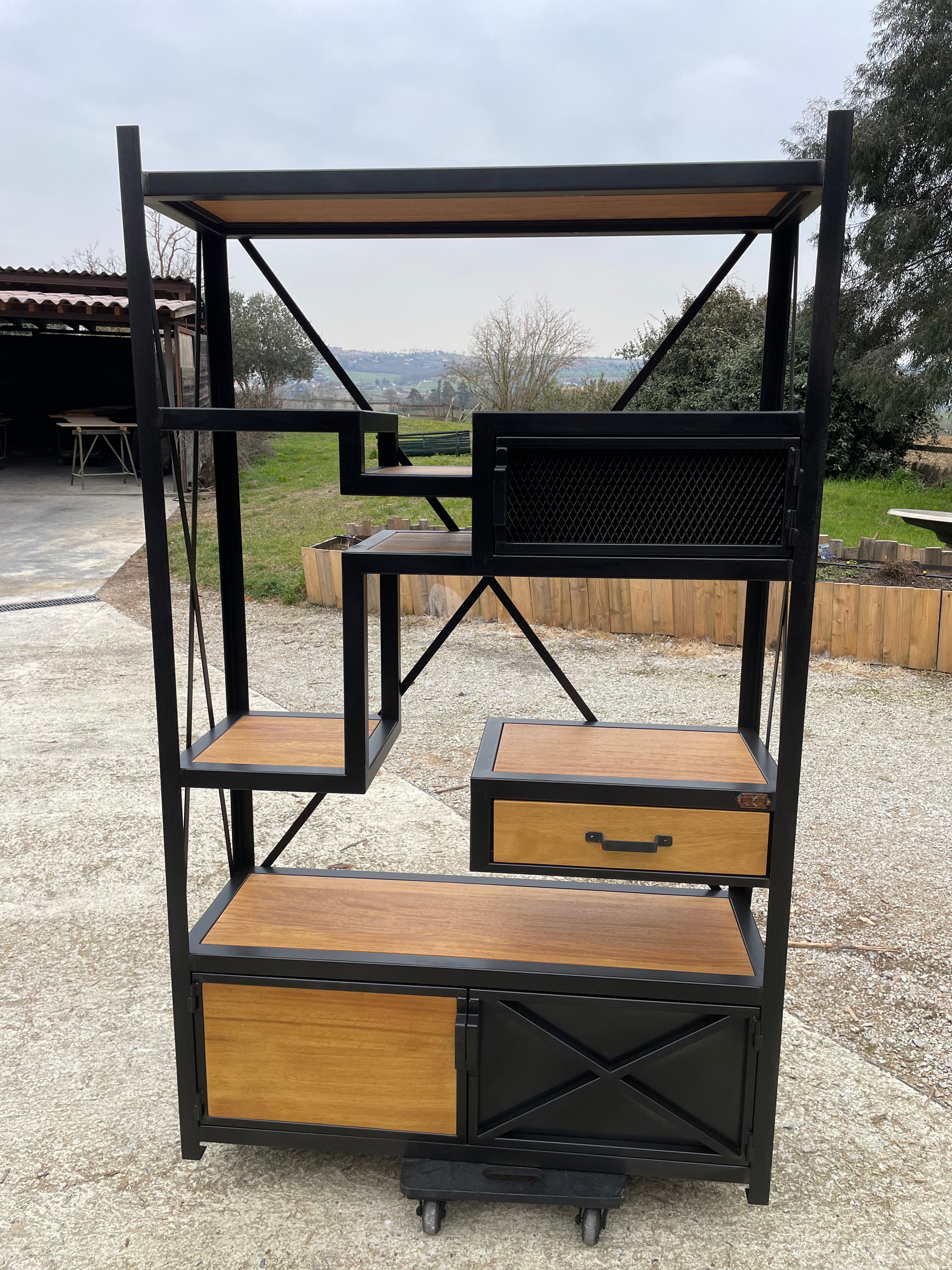 Etagère/Bibliothèque destructurée Prix de base : 1500€ réf 4032