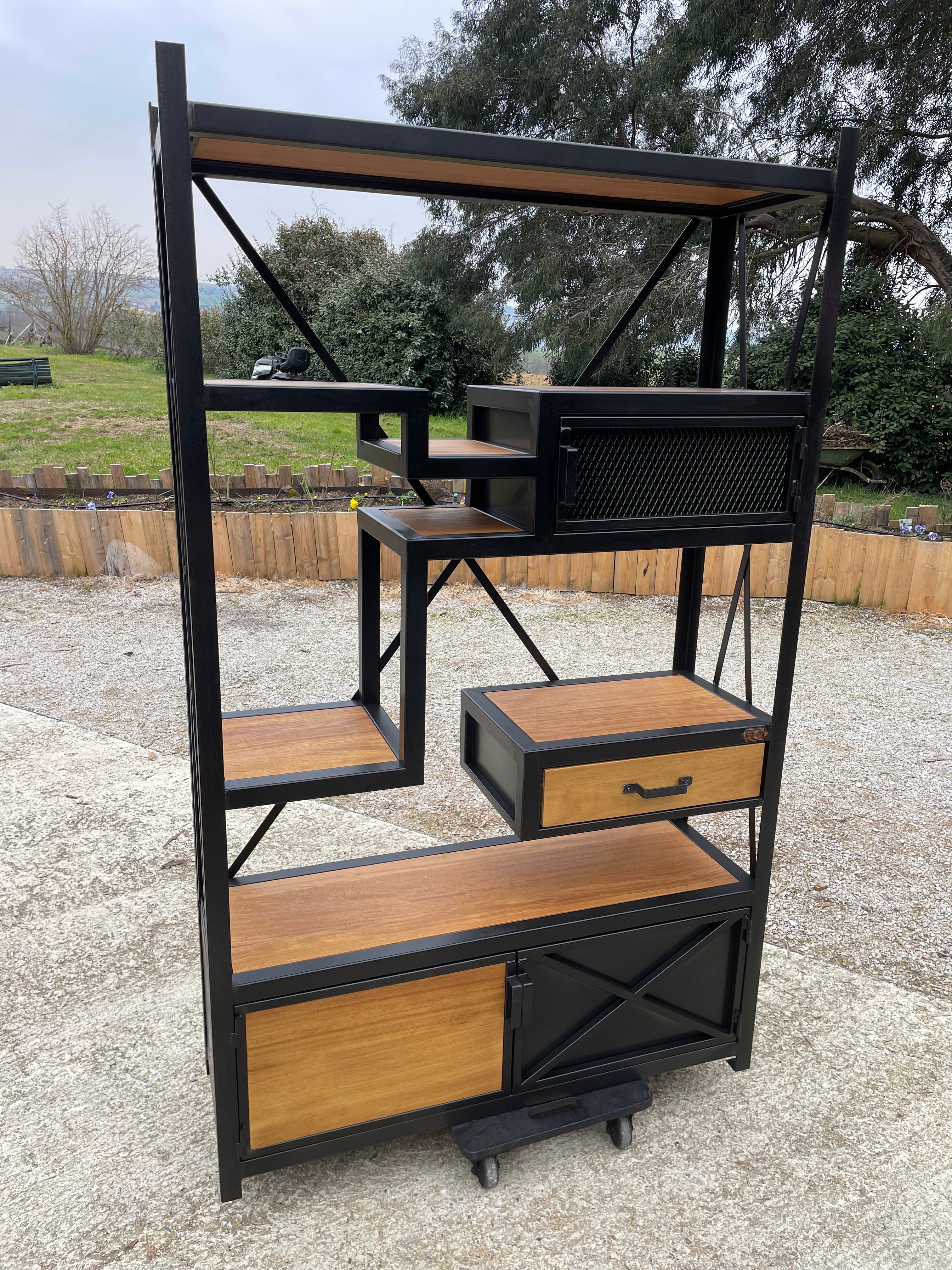 Etagère/Bibliothèque destructurée Prix de base : 1500€ réf 4032