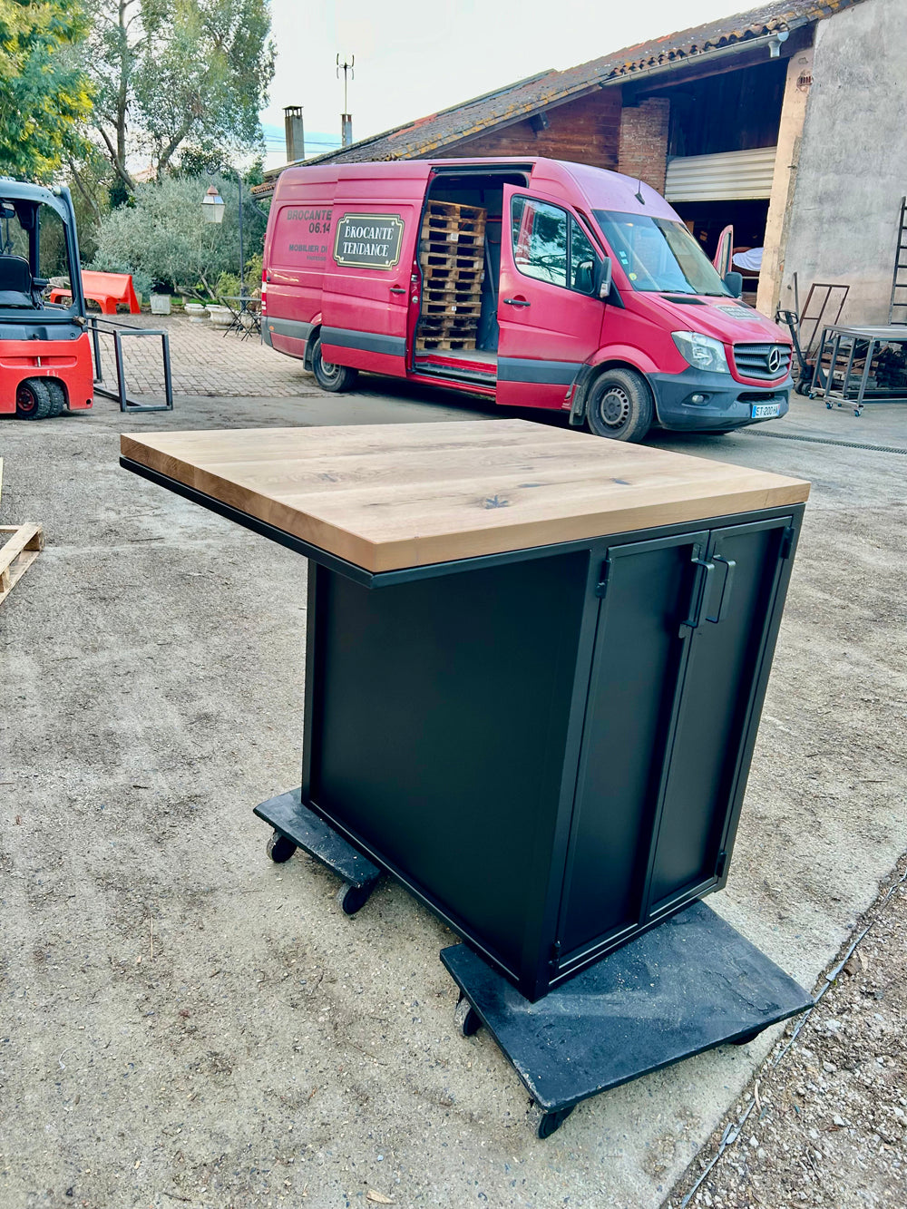 Ilot central design industriel Réf 4428 Prix de base 1750€