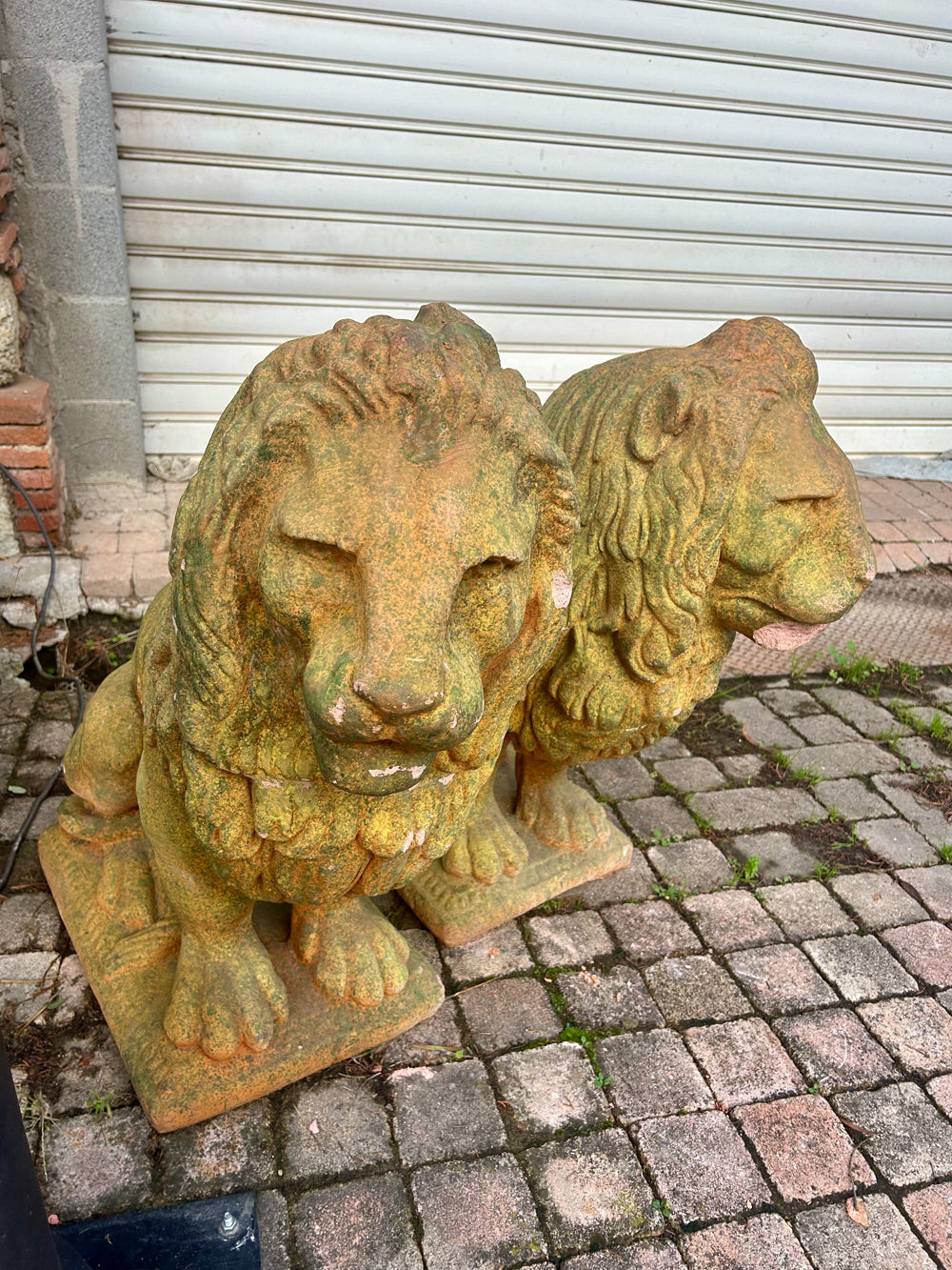 Imposant Lion en pierre reconstitué Réf 4340