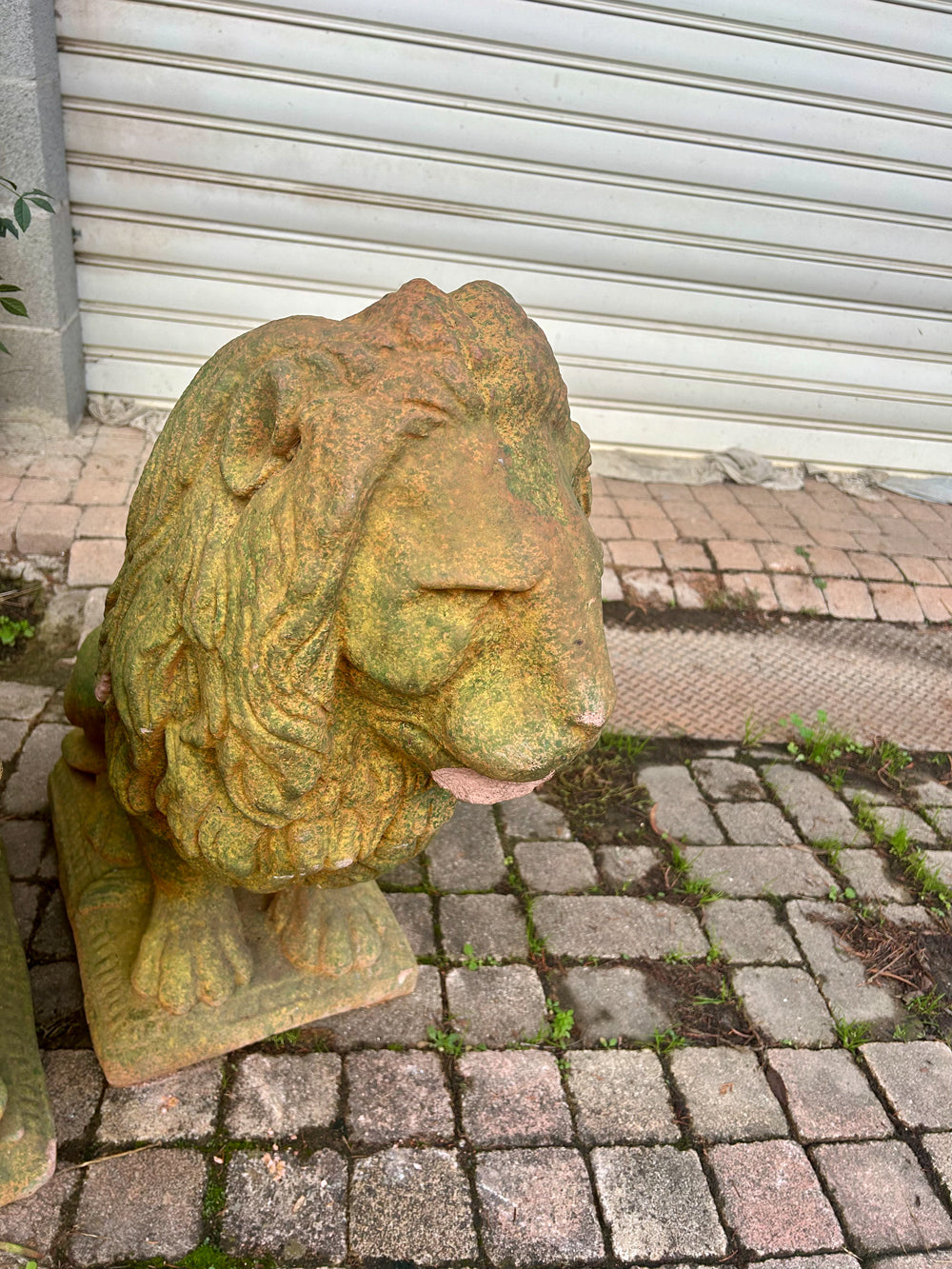 Imposant Lion en pierre reconstitué Réf 4340