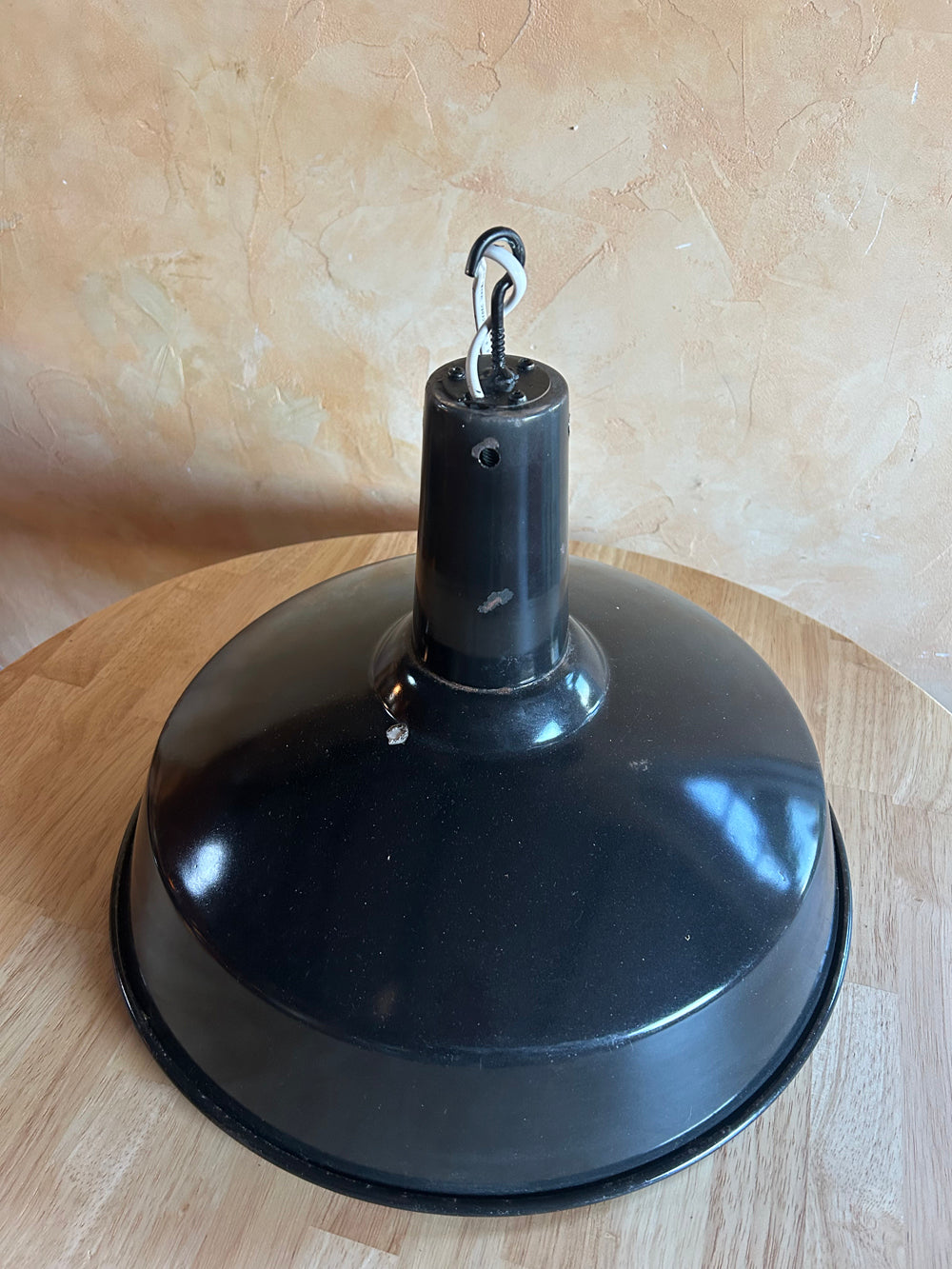 Lampe d'atelier émaillée 1950