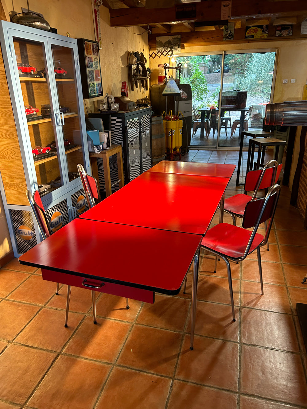 Lot de 4 chaises +table Formica rouge vintage réf 4145