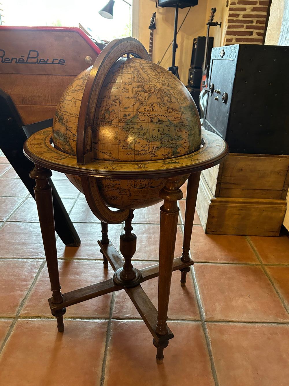 Mini-Bar globe terrestre 1970 Réf 4555