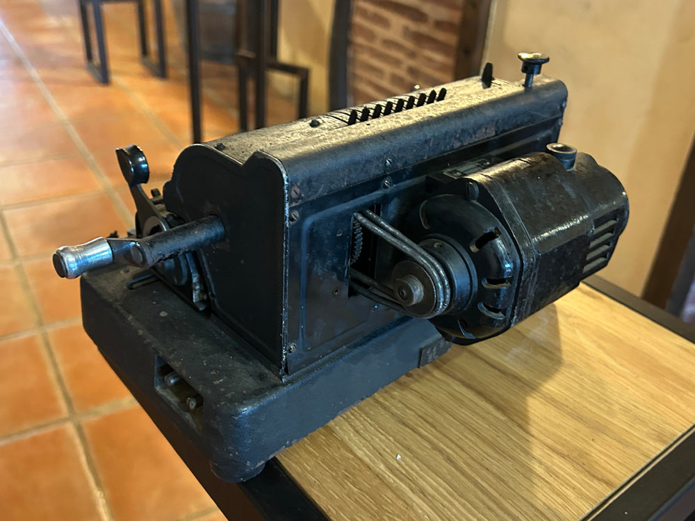 Machine à calculer Hamann 1940 / 50 - Réf 4612