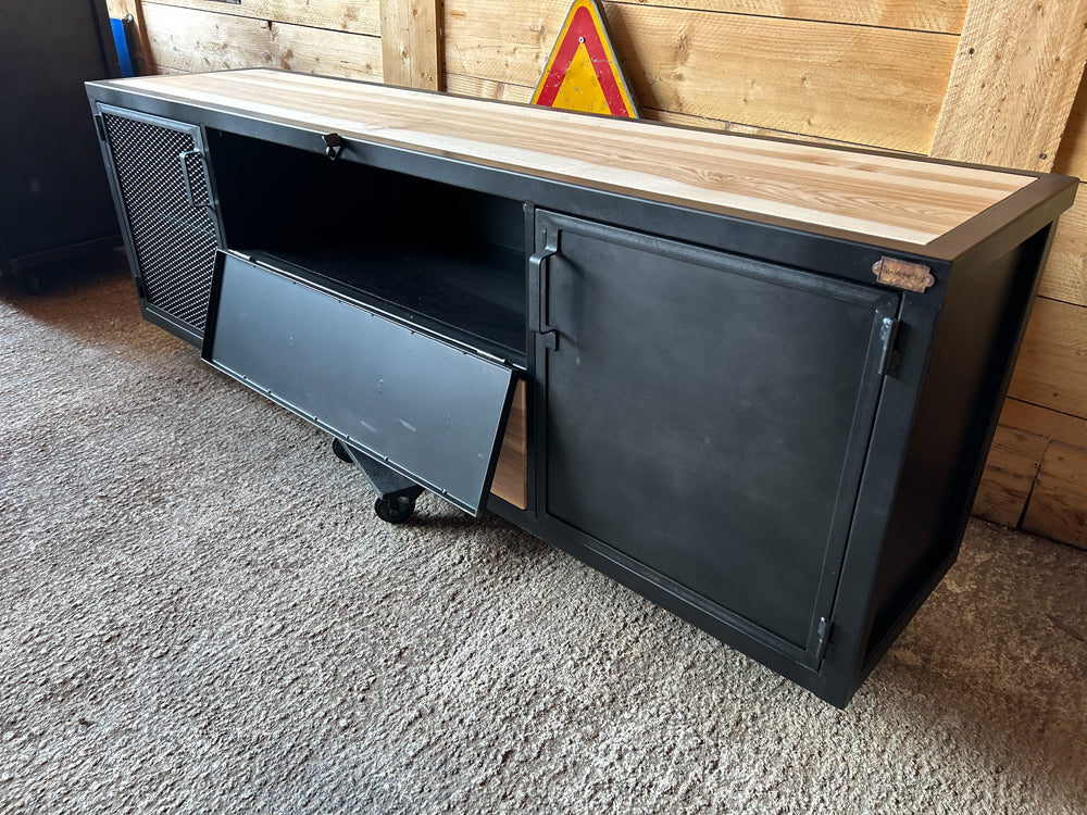 Meuble TV à clapet Réf 4092 Prix de base : 1250€