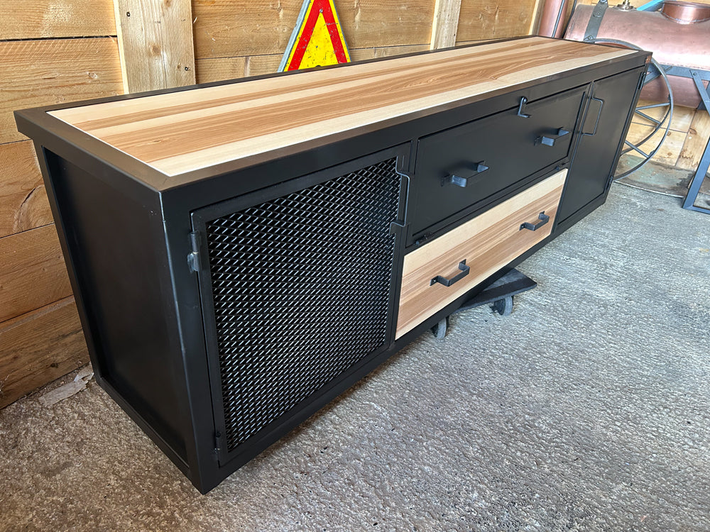 Meuble TV à clapet Réf 4092 Prix de base : 1250€