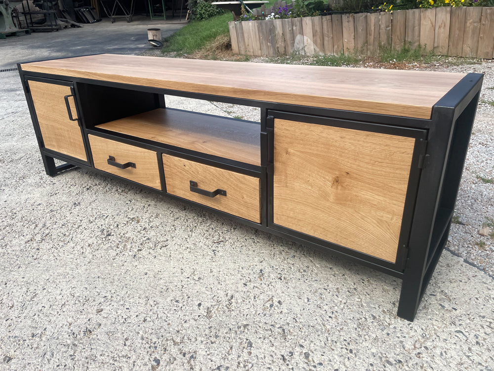 Meuble TV industriel réf 4081 Prix de base : 1390€