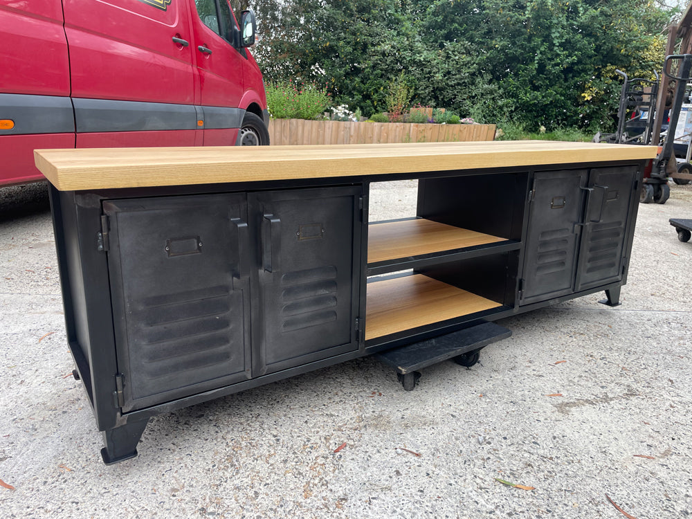Meuble TV portes vestiaire Réf 4057