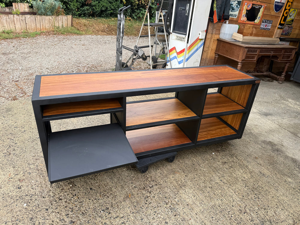 Meuble TV et Platine vinyle rétractable réf 4543 prix de base : 1390€