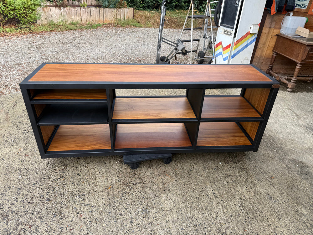 Meuble TV et Platine vinyle rétractable réf 4543 prix de base : 1390€