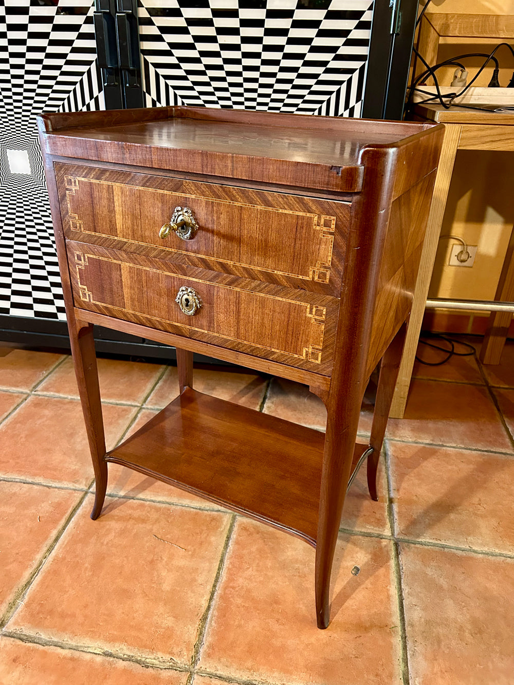 Meuble d'Appoint Style Louis XV Marqueterie Noyer