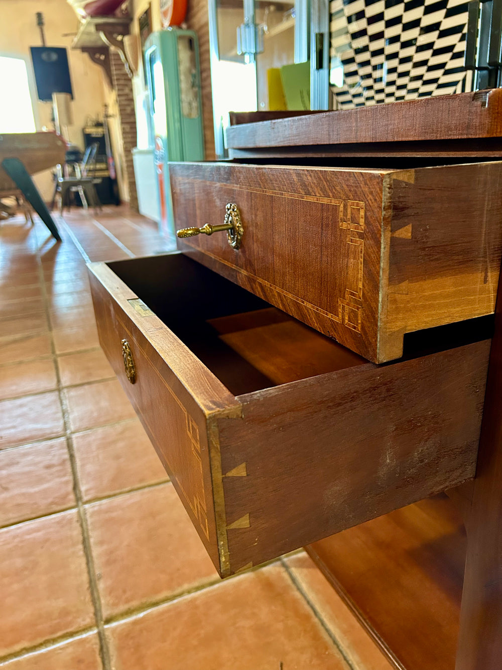 Meuble d'Appoint Style Louis XV Marqueterie Noyer